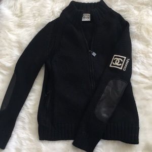 CHANEL Sweater